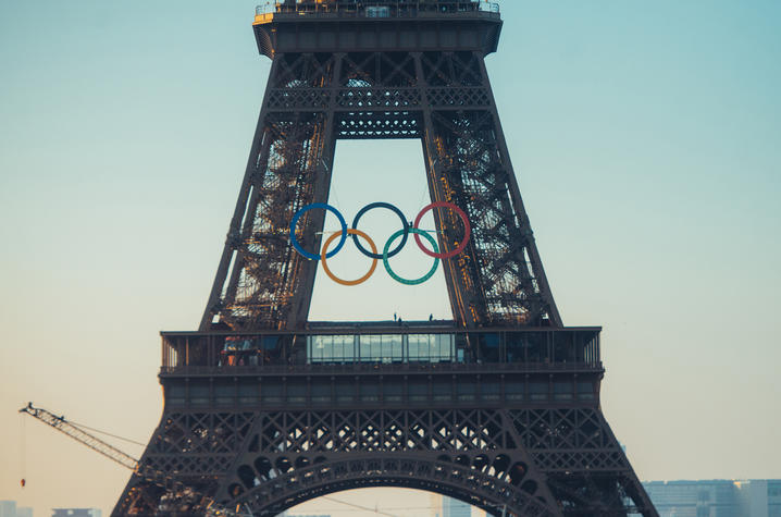 Olympic Ringson Eiffel Tower