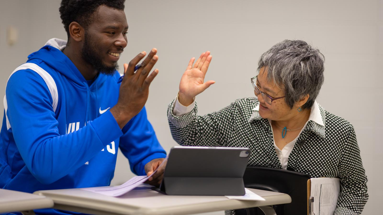 uk-professor-recognized-by-espn2-for-going-the-extra-yard-admission