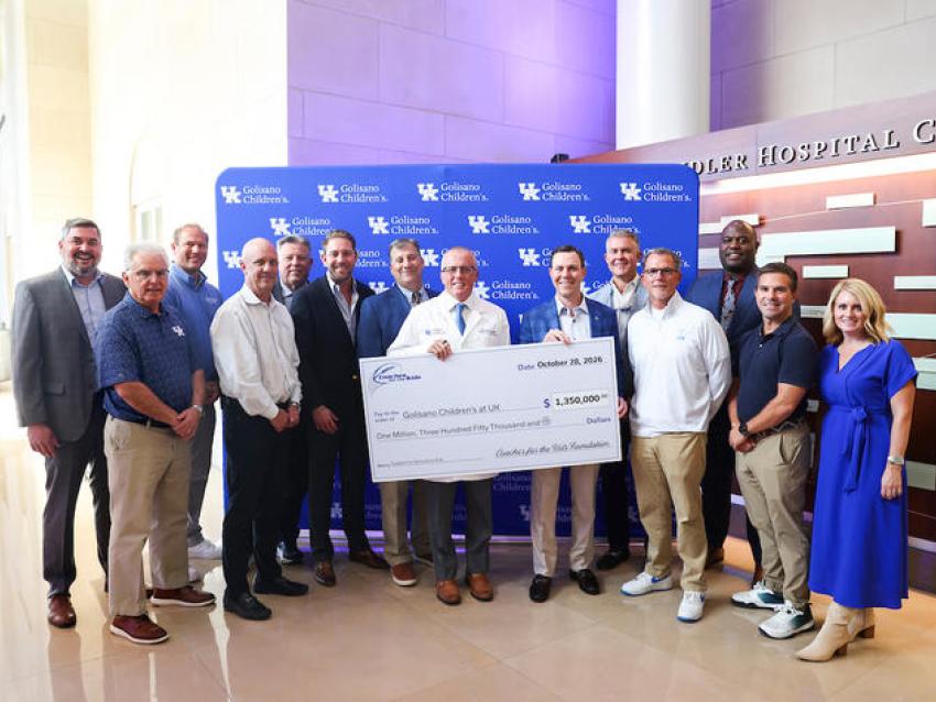 Image of Coaches for the kids check presentation