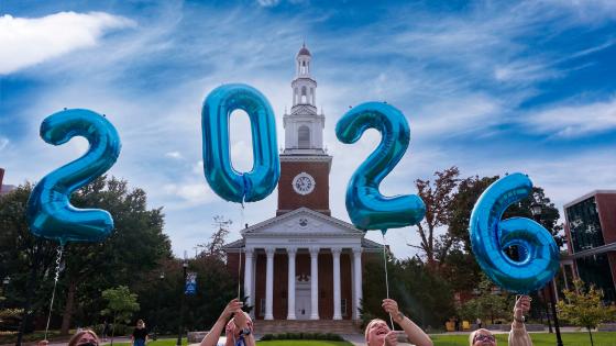 2026 balloons in front of Memorial Hall